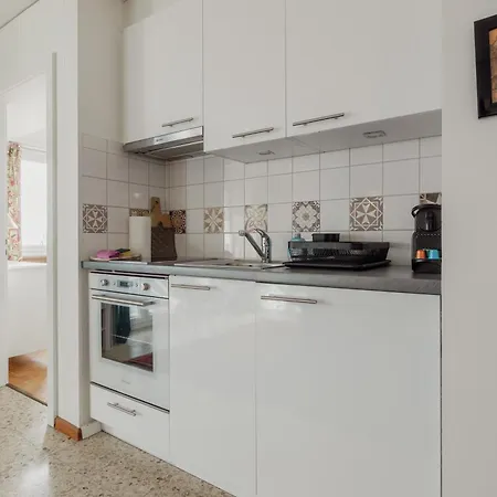 Avec Vue Spectaculaire Sur Les Montagnes * 克莱恩 蒙塔纳