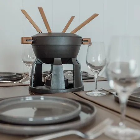 Avec Vue Spectaculaire Sur Les Montagnes *